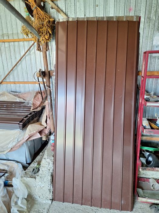 Tablă cutata colorată