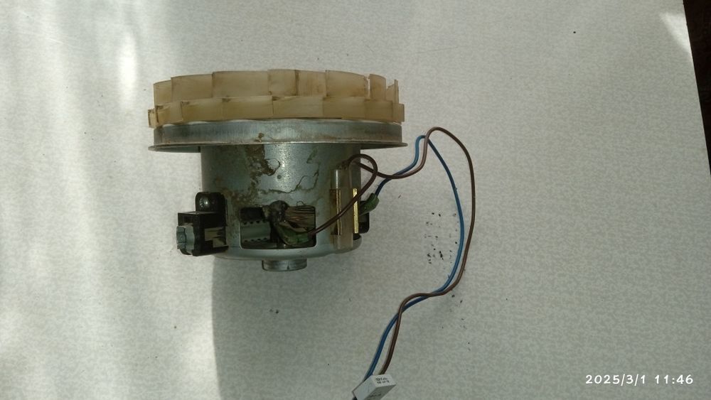 Продам движок и электромоторы