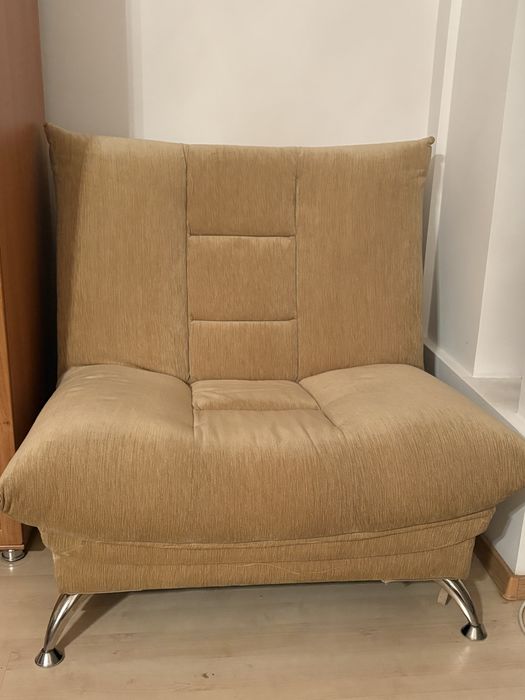 Диван + кресло ( с полушками и чехлами)