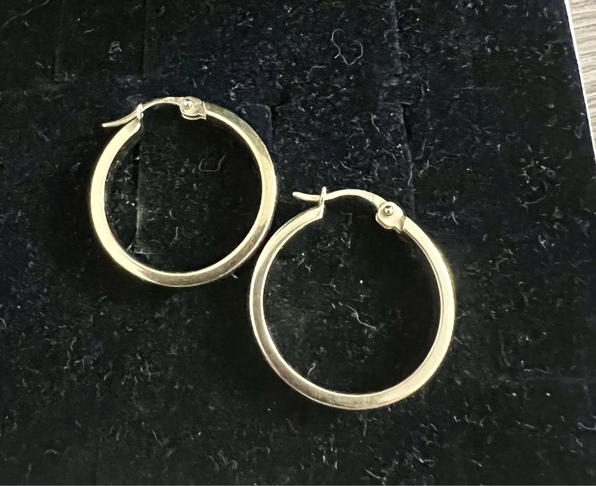 Продаю бриллиантовое колье и серьги