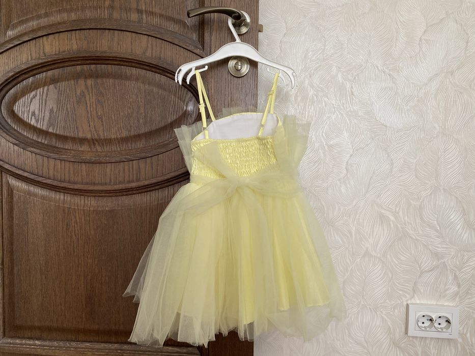 Нарядное платье на девочку 3-5 лет