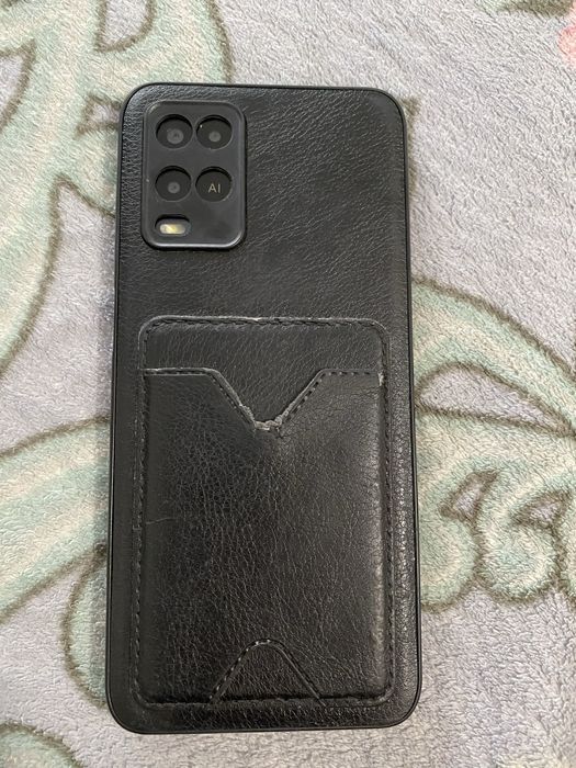 Смартфон Oppo A54.