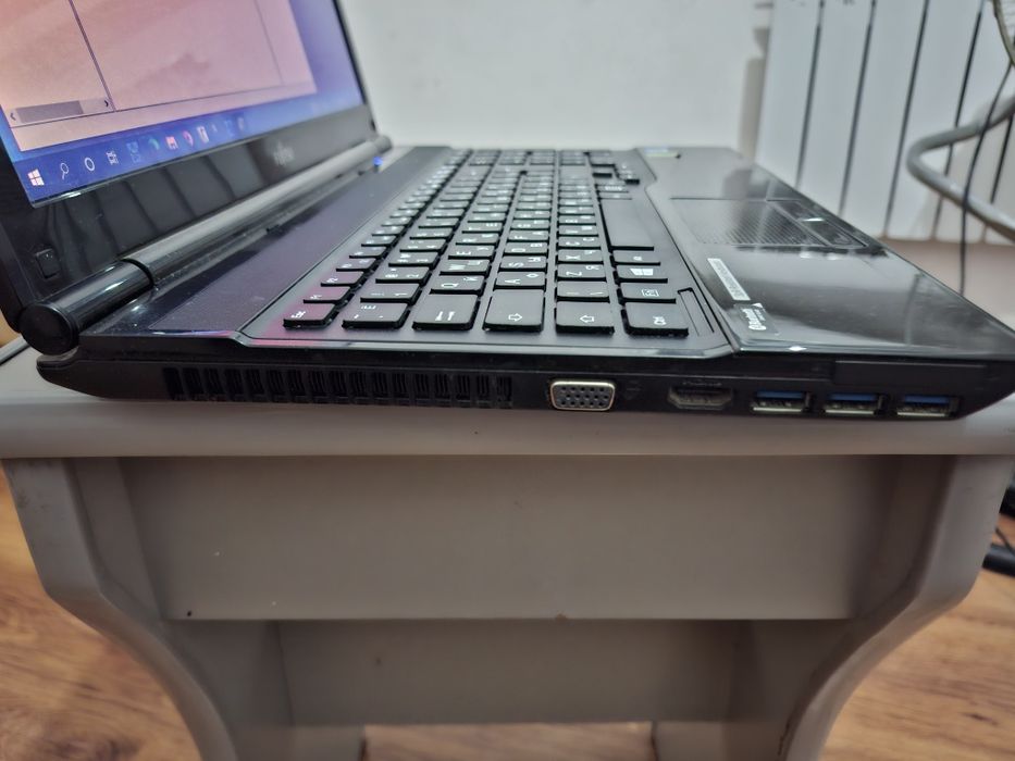 Ноутбук Fujitsu бу продам
