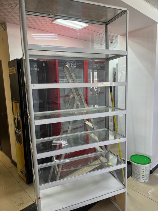 Продам Витринные полки стеклянные