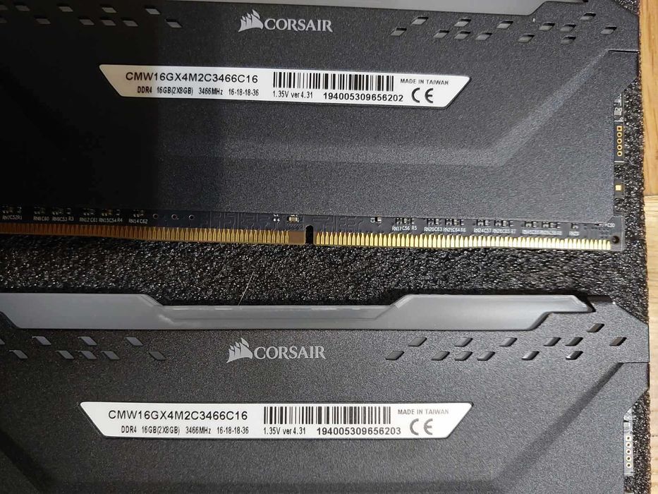 16GB 3466Mhz CL16 - Corsair Vengance RGB PRO