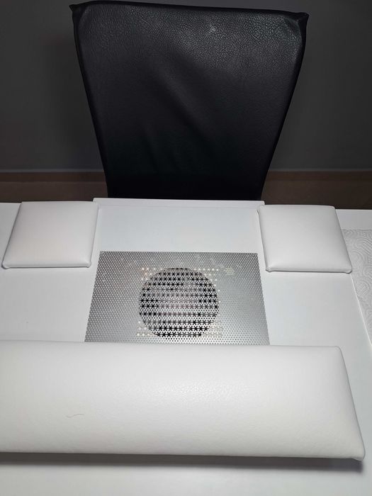 Поставка за ръце за маникюр