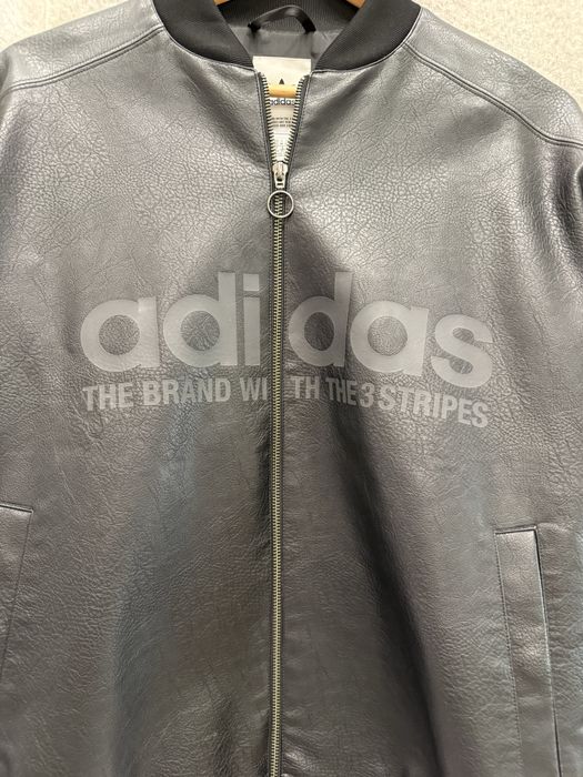 Продаю б/у юнисекс бомберы Adidаs