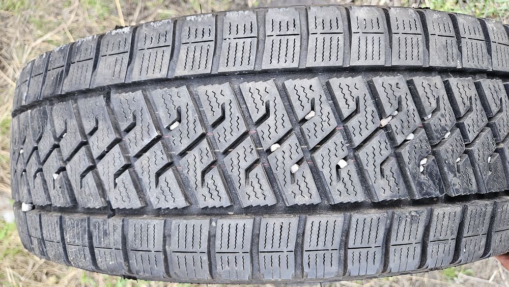 2бр гуми 215 65 16С дот 21 ласа lassa