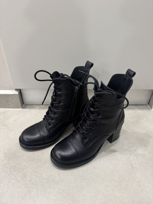 Боти от естествена кожа