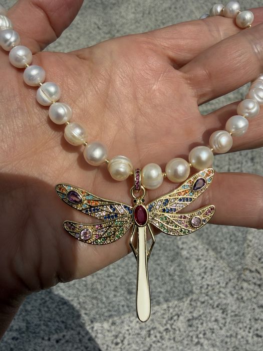 Colier unicat din perle naturale de cultură, pandantiv libelulă și accesorii placate cu aur 18K