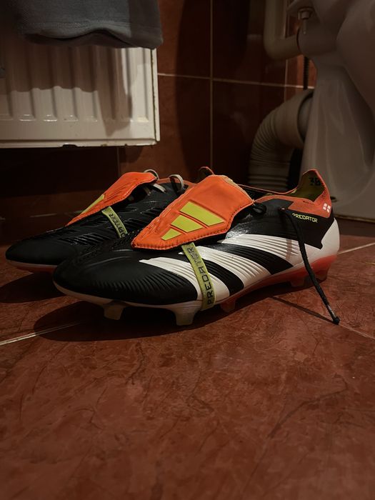 Ghete fotbal adidas predator custom