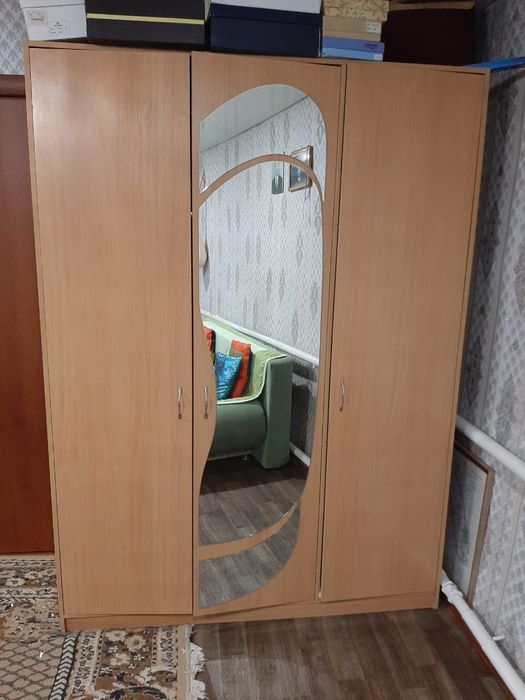 Шкафы плательные