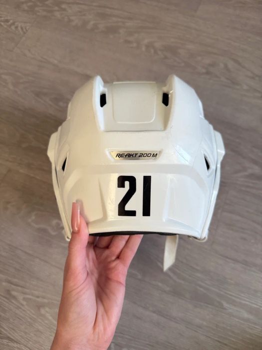 Коньки bauer б/у и локти ccm