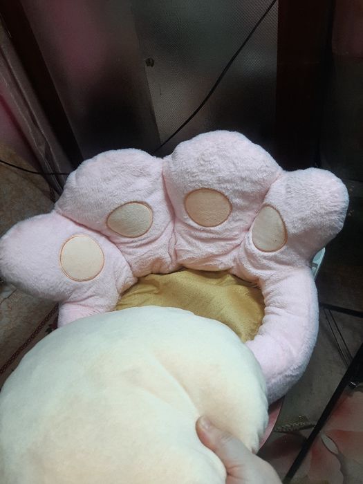 Плюшевое креслоподушка Кошачья лапка