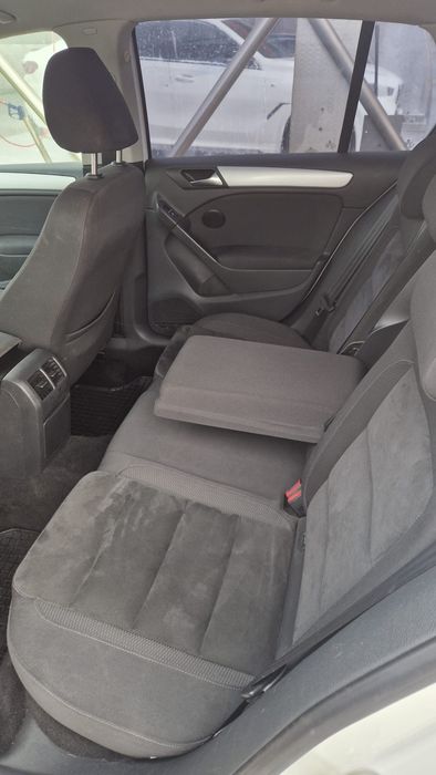 VOLKSWAGEN Golf 2011 — imagine 4