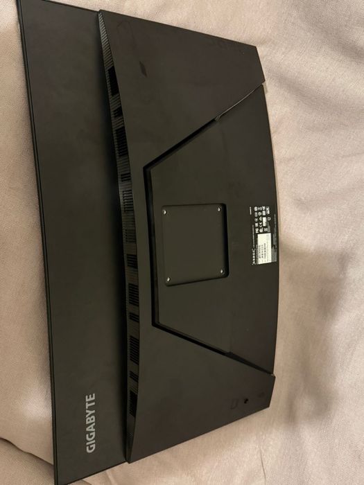 Монитор Gigabyte 32 дюйма 165гц VA