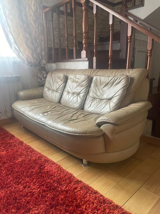 Диван м креслом кожаный