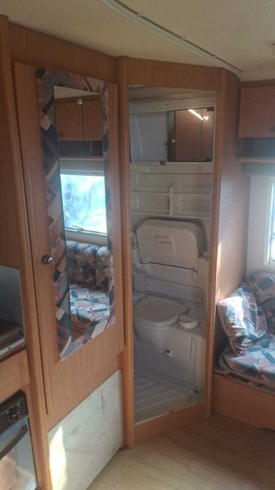 Rulota Adria pentru 4 persoane mobilata si utilata