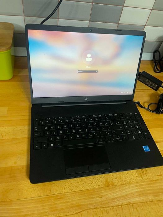 Vand Laptop HP Intel Celeron ca nou