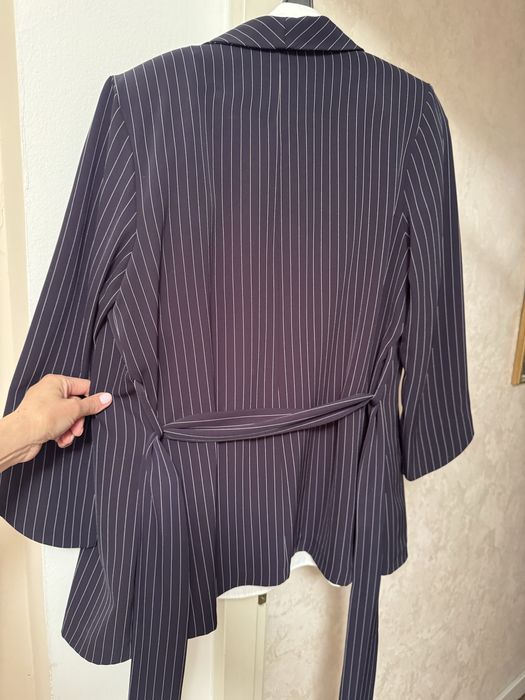 Продам брючный костюм