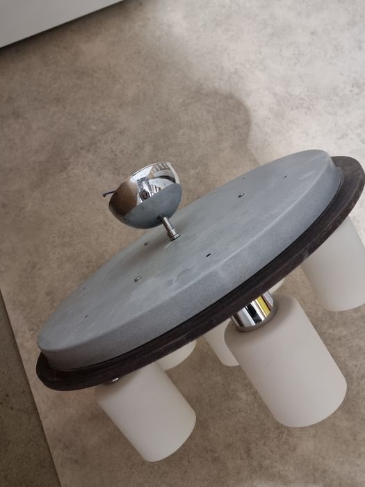 Полилей дърво и метал