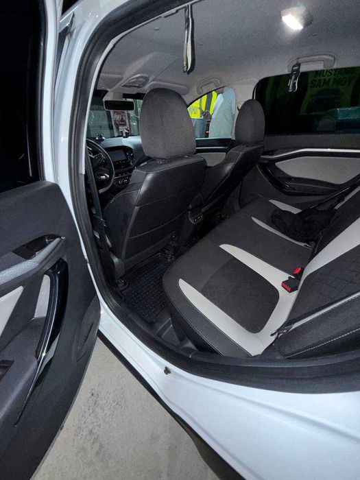 Лада Веста Кросс сотилади