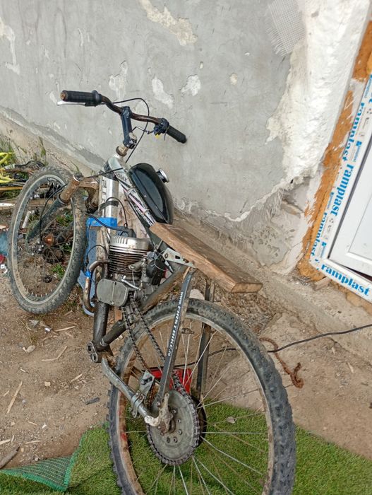 Bicicleta cu motor