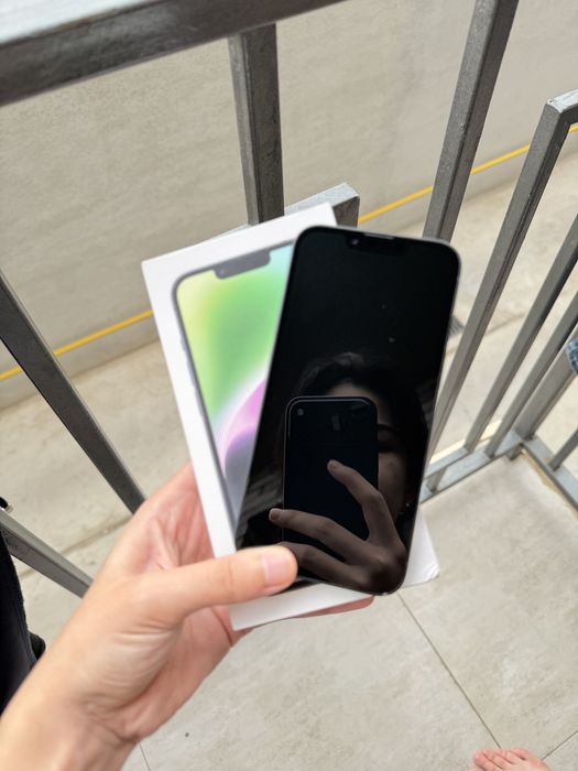 iPhone 14 qora rang