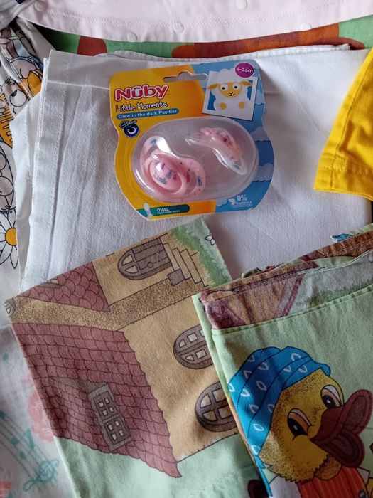 Бебешки дрешки и спално бельо за кошара - от 0 до 1 година