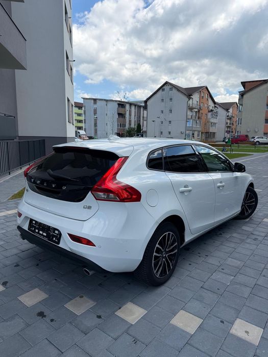 VOLVO V40 2018 — imagine 4