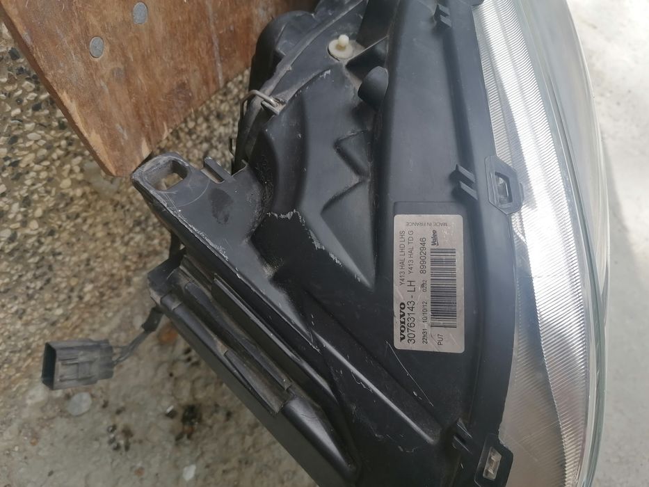 Продавам ляв фар