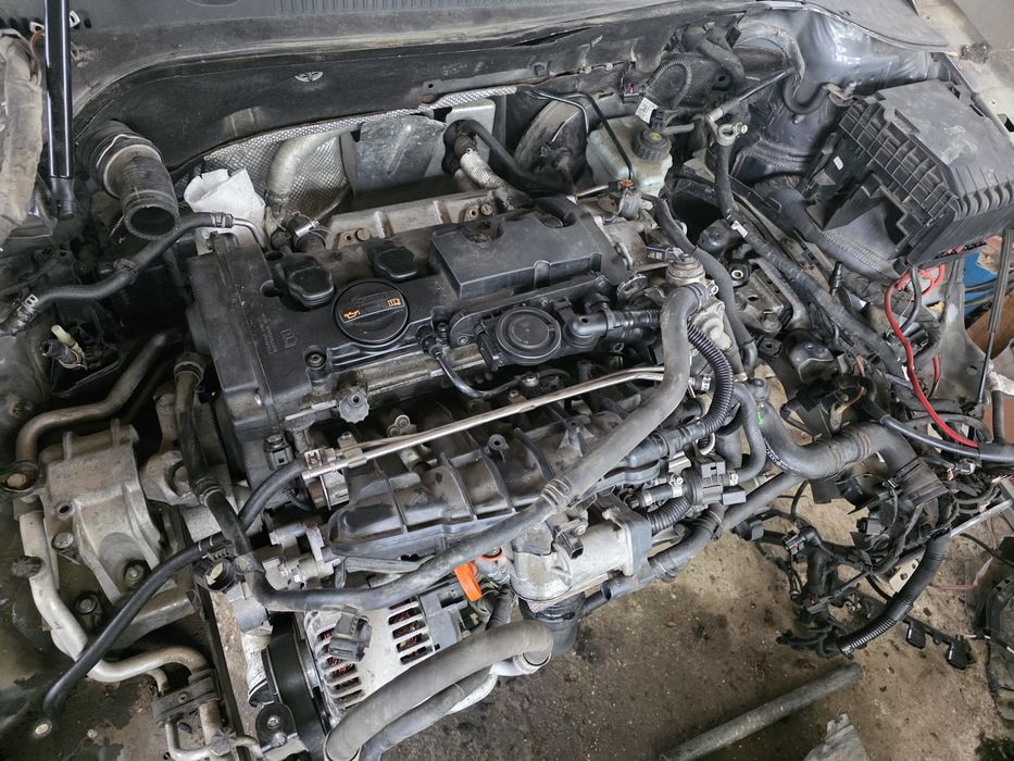 Golf 5 GTI  2.0 TFSI за части