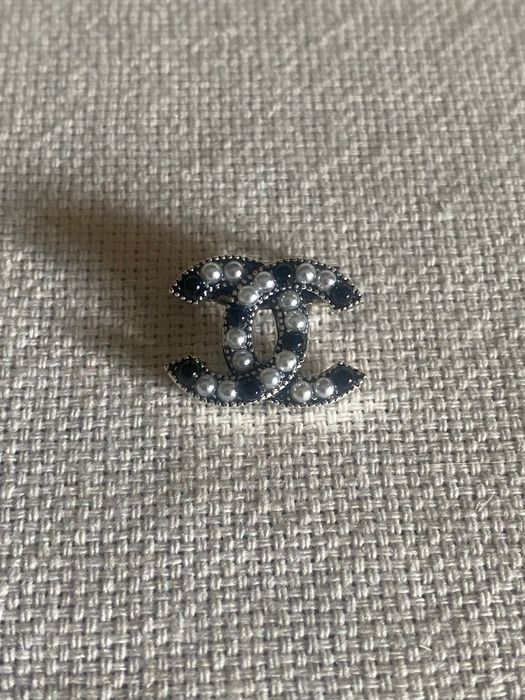 Brosa elegantă perle