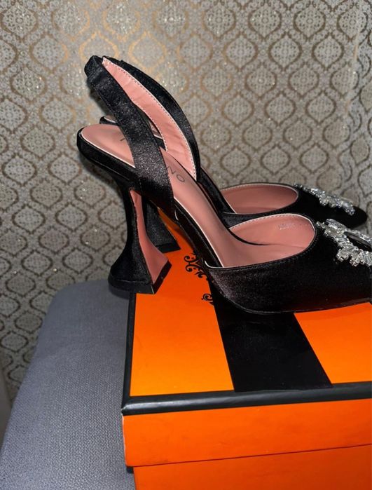 Туфли на каблуке