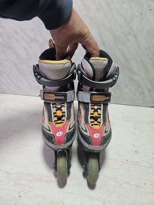 Role Rollerblade reglabile marimea 29-30-31-32-33 si 34.