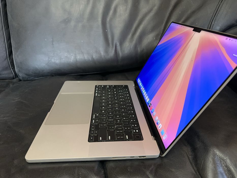 Macbook Pro M1 16” 16 Gb RAM 500 SSD