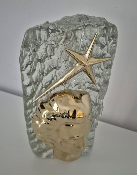 Statueta sticla Mihai Eminescu obiect de colectie