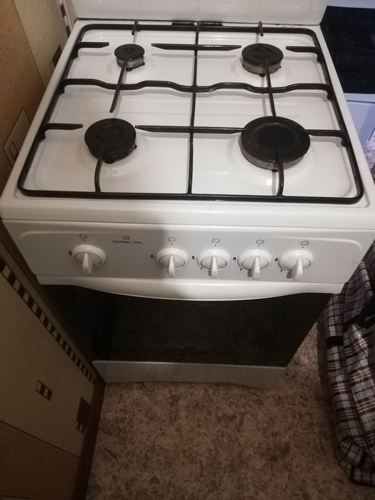 Продам газовую плиту