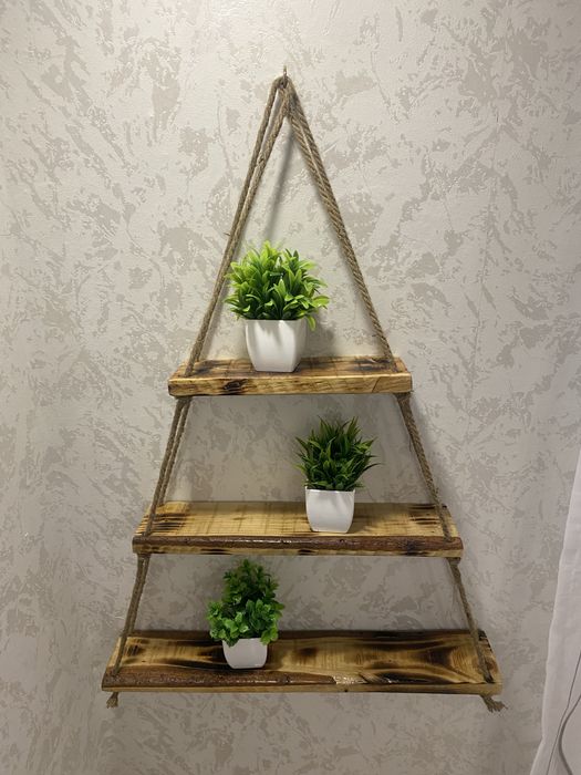 Дървени рустик стелажи и етажерки