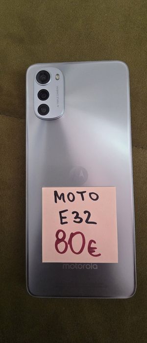 Motorola E32    80€