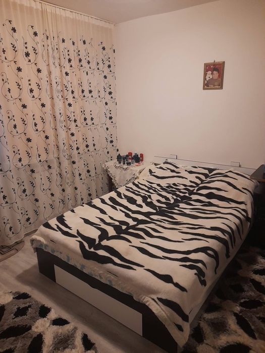 Vând apartament cu 3 camere Orastie
