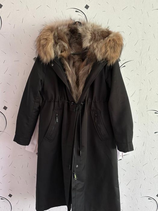 продам парка теплая