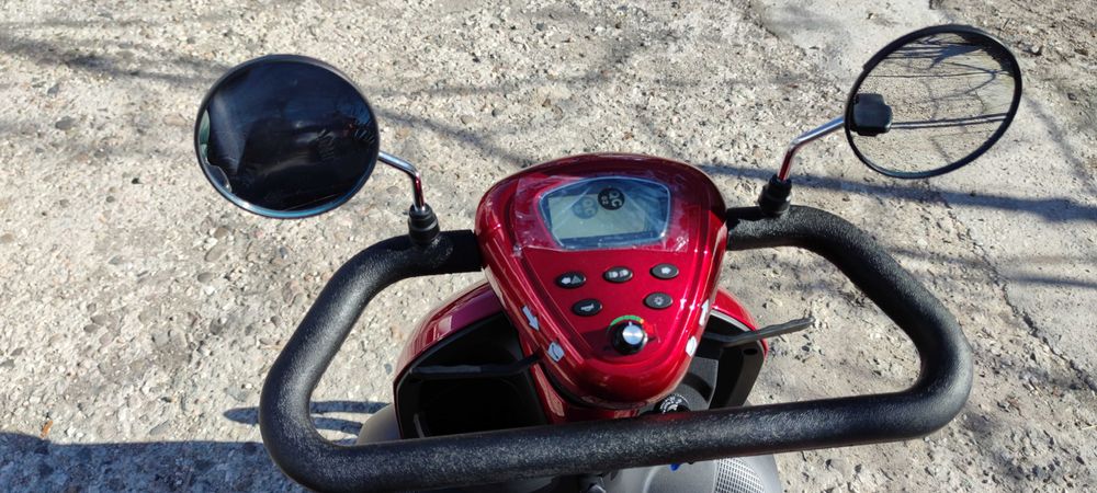 Електрическа четириколка SCE 340 за инвалиди до 20 км в час скорост