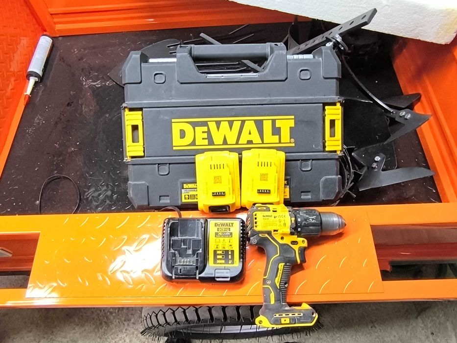 Винтоверт DeWalt dcd709