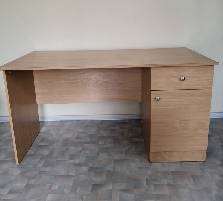 Продам компьютерный стол