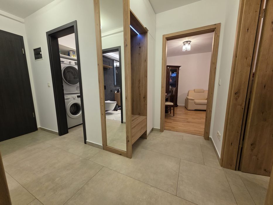 Închiriez apartament cu 2 camere central  in Brașov