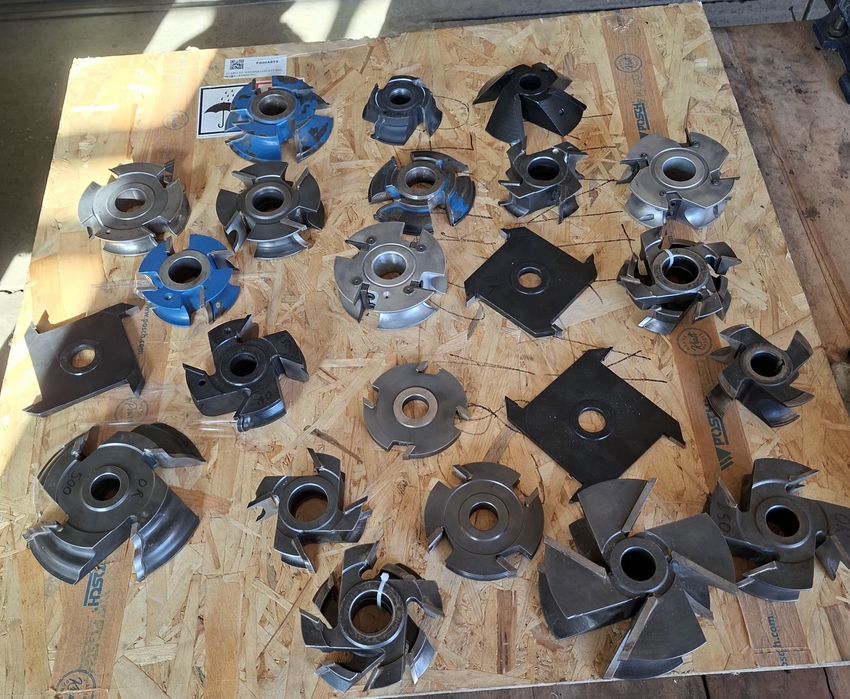 Lot 25 Freze pentru tamplarie originale