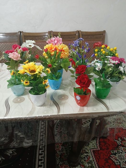 Shu Suniy Chiroyli Gullar sotiladi