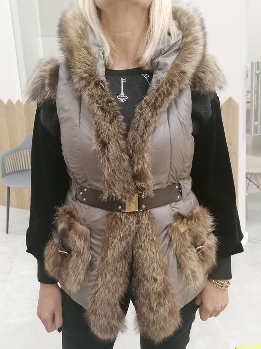 ROBERTA BIAGI елек от естествен косъм /размер М