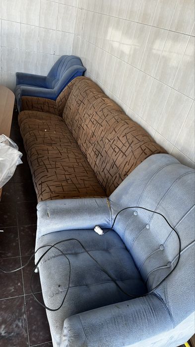 Диван и кресло.